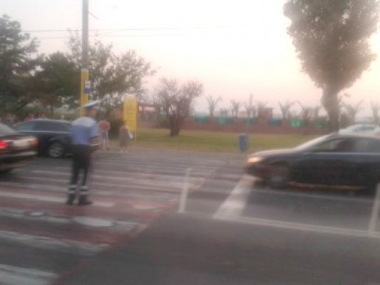 REVOLTĂTOR! Sub ochii poliţiştilor detaşaţi în Mamaia, microbuzele au circulat înţesate până la refuz